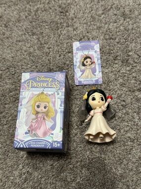 Miniso Disney Princess Snow White Bag Charm Keychain